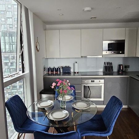 2 Bed Luxurious Apartments Canary Wharf 伦敦 外观 照片