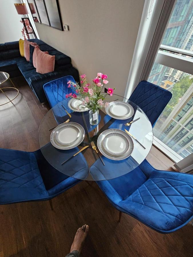 2 Bed Luxurious Apartments Canary Wharf 伦敦 外观 照片