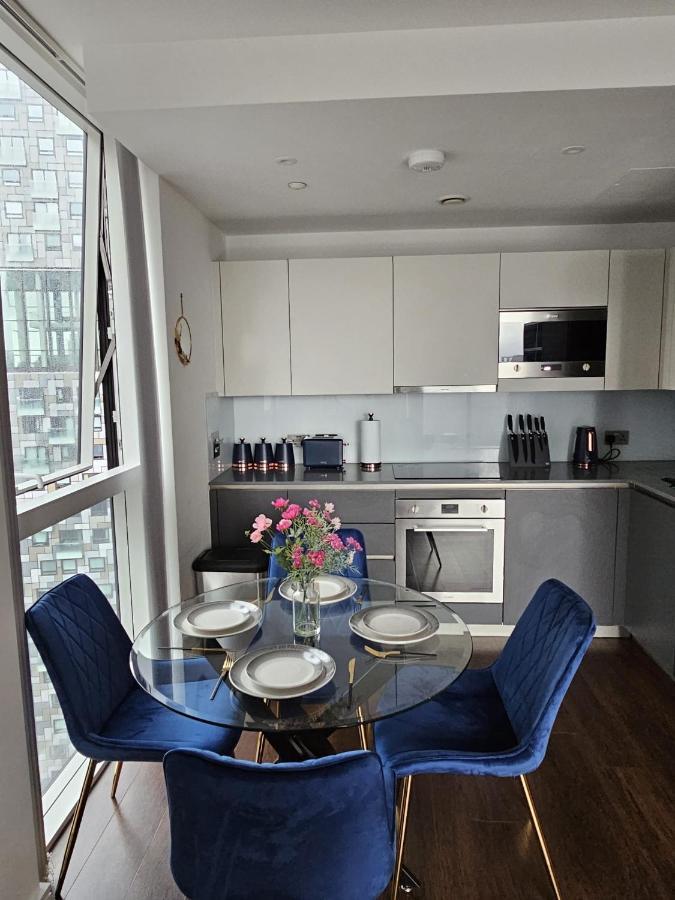 2 Bed Luxurious Apartments Canary Wharf 伦敦 外观 照片