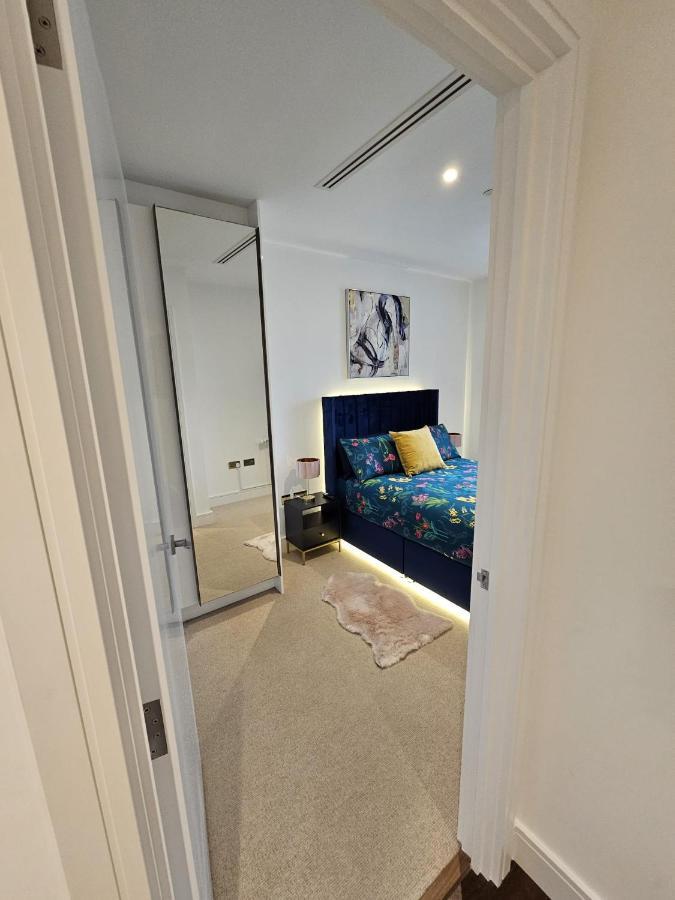 2 Bed Luxurious Apartments Canary Wharf 伦敦 外观 照片
