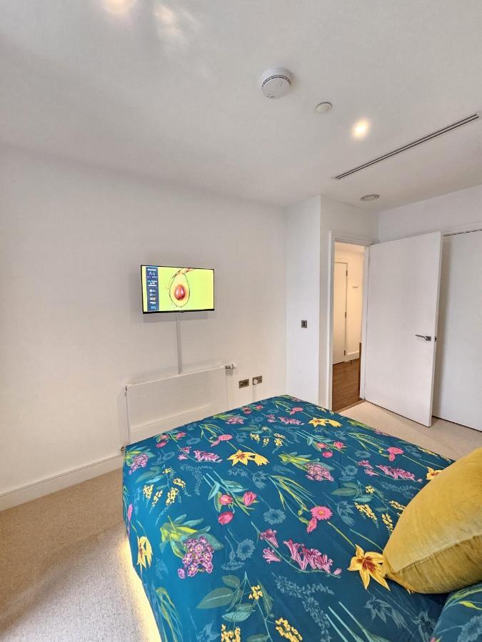 2 Bed Luxurious Apartments Canary Wharf 伦敦 外观 照片