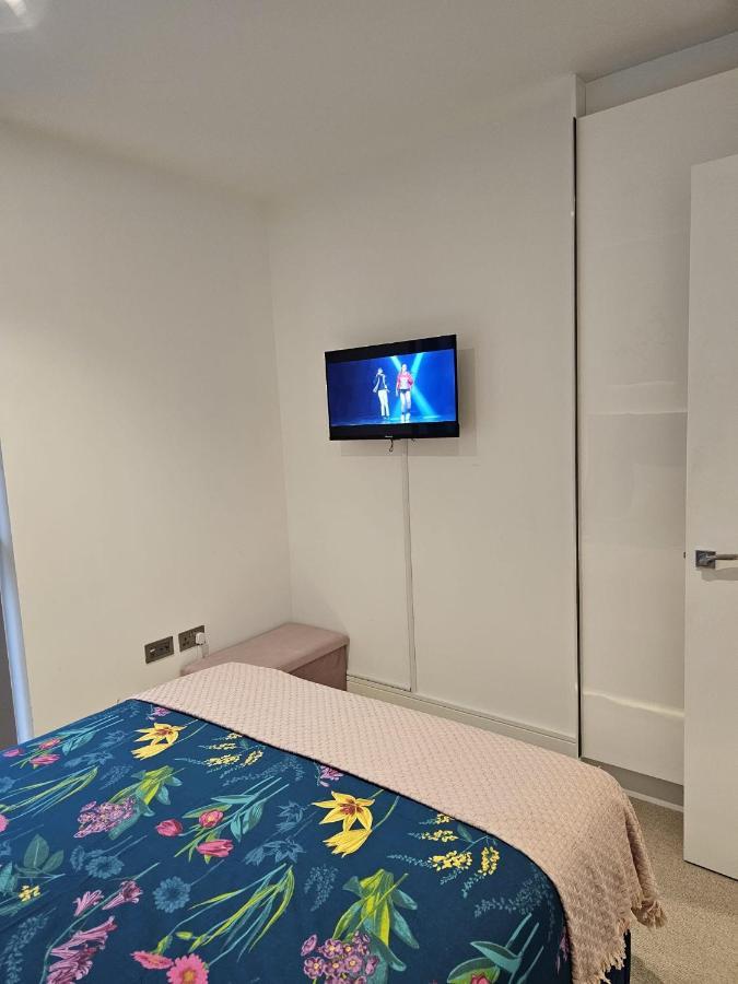 2 Bed Luxurious Apartments Canary Wharf 伦敦 外观 照片
