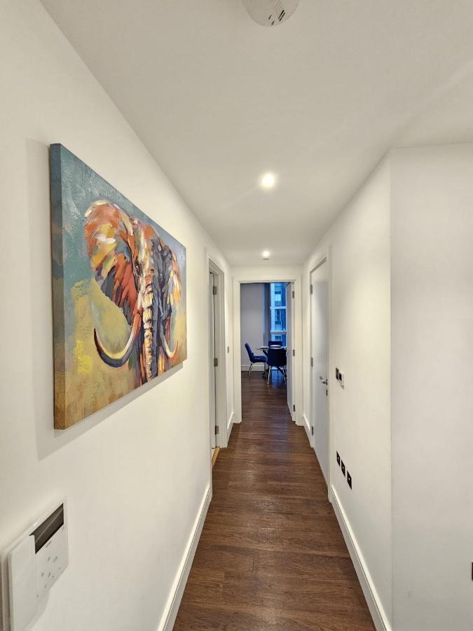 2 Bed Luxurious Apartments Canary Wharf 伦敦 外观 照片