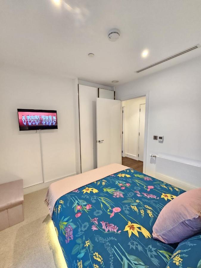 2 Bed Luxurious Apartments Canary Wharf 伦敦 外观 照片