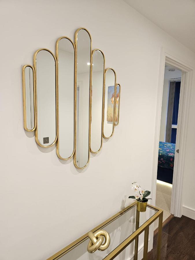 2 Bed Luxurious Apartments Canary Wharf 伦敦 外观 照片