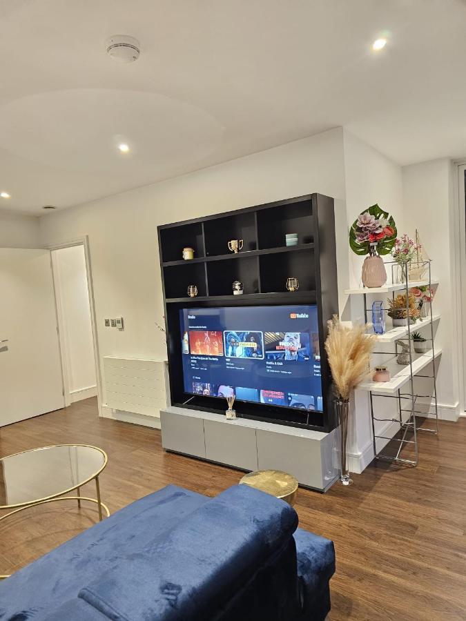 2 Bed Luxurious Apartments Canary Wharf 伦敦 外观 照片
