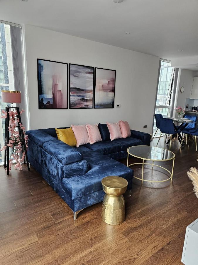 2 Bed Luxurious Apartments Canary Wharf 伦敦 外观 照片